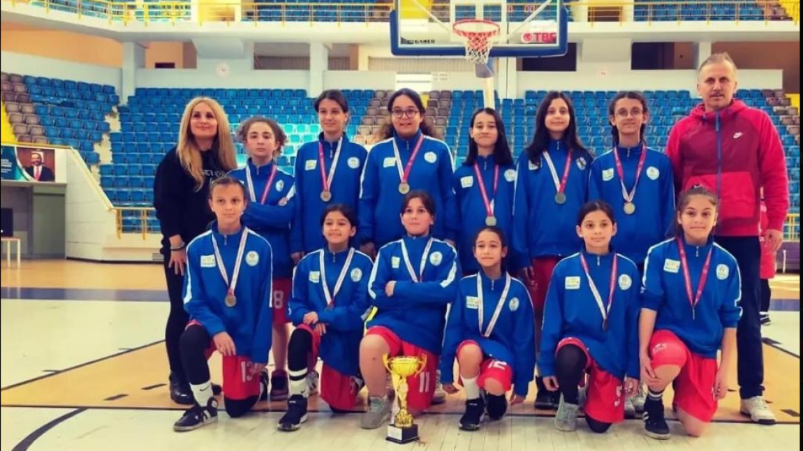 Basketbol Küçük Kız Takımımız Trabzon Şampiyonu